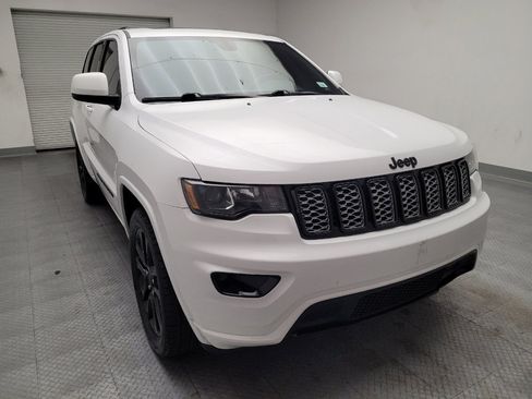 Used 2021 Jeep Grand Cherokee Laredo X AWD/4WD image 14