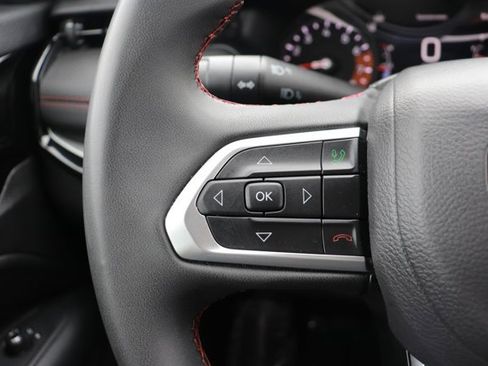 Used 2025 Jeep Compass Trailhawk AWD/4WD image 21