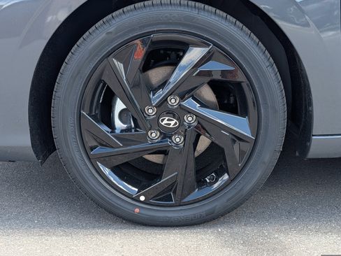 New 2026 Hyundai Elantra SEL Sport FWD image 5