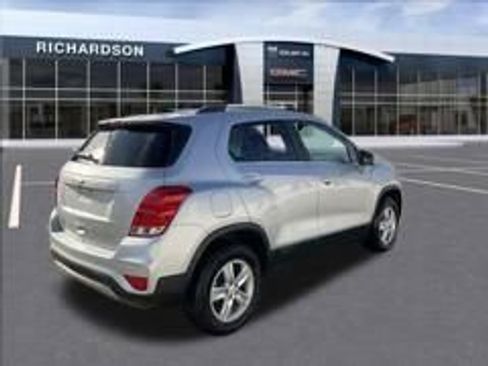 Used 2019 Chevrolet Trax LT w/ LT Convenience Package AWD/4WD image 5