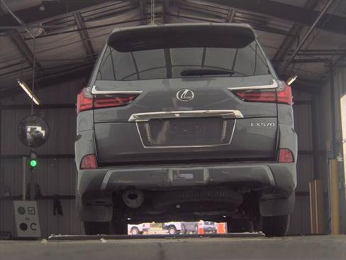 Used 2018 Lexus LX 570 4WD w/ Luxury Package image 8