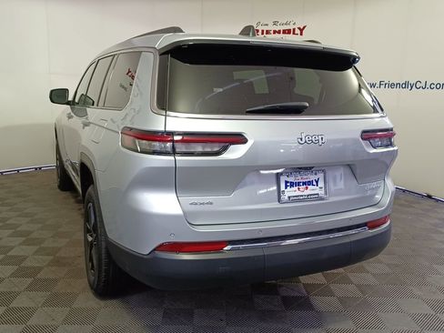 Used 2024 Jeep Grand Cherokee L Laredo image 4