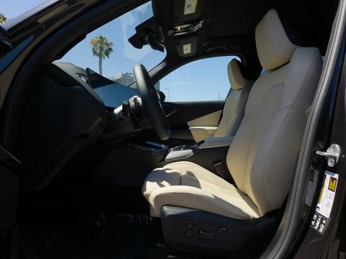 Used 2025 BMW X3 xDrive30 w/ Premium Package AWD/4WD image 8