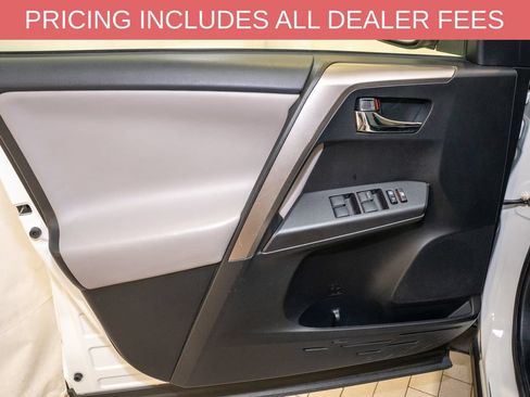 Used 2018 Toyota RAV4 XLE FWD image 12