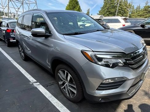 Used 2017 Honda Pilot Elite image 1