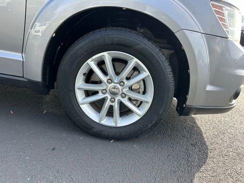 Used 2015 Dodge Journey SXT w/ Flexible Seating Group image 8