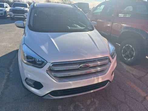 Used 2018 Ford Escape Titanium image 2