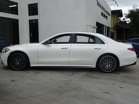 Used 2022 Mercedes-Benz S 580 4MATIC Sedan image 3
