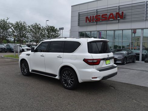 Used 2023 Nissan Armada Platinum w/ Captain's Chairs Package RWD image 6