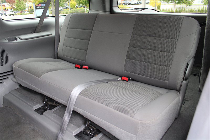 Used 2005 Ford Excursion XLT AWD/4WD image 29