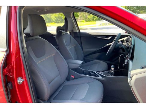 Used 2024 Kia Niro LX FWD image 7