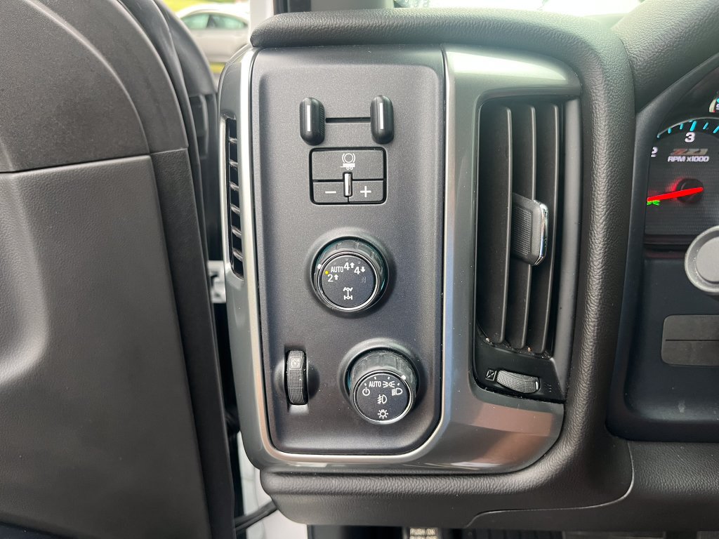Used 2019 Chevrolet Silverado 1500 LT w/ All Star Edition AWD/4WD image 19