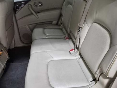Used 2017 INFINITI QX80 4WD w/ Driver Assistance Package image 10