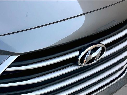 Used 2018 Hyundai Elantra SEL FWD image 32
