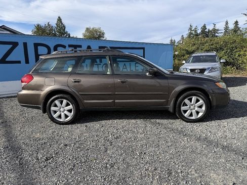 Used 2008 Subaru Outback 2.5i Limited L.L. Bean AWD/4WD image 2