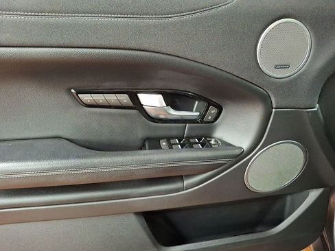 Used 2017 Land Rover Range Rover Evoque SE Premium image 7