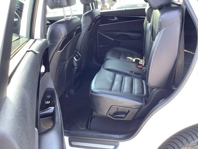 Used 2019 Kia Sorento SX FWD image 11