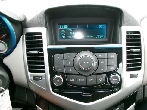 Used 2011 Chevrolet Cruze LS w/ Connectivity Package image 18