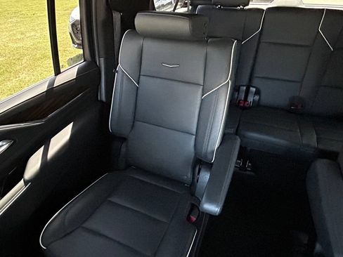 Used 2024 Cadillac Escalade ESV Premium Luxury w/ Performance Package AWD/4WD image 12