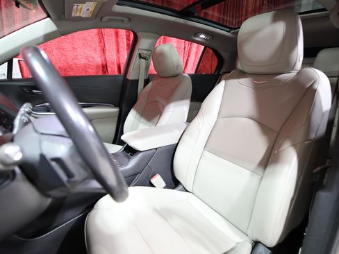 Used 2019 Cadillac XT4 Luxury image 13