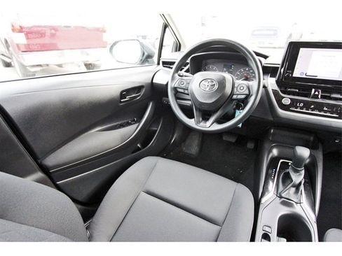Used 2025 Toyota Corolla LE image 1