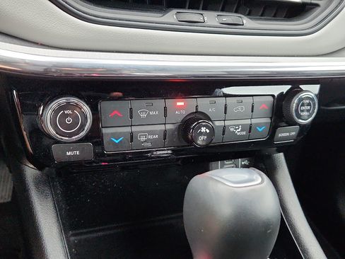 Certified 2024 Jeep Compass Limited AWD/4WD image 15