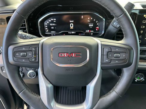 Used 2024 GMC Sierra 1500 Elevation image 22