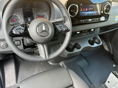 New 2025 Mercedes-Benz Sprinter 2500 image 8