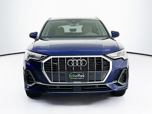 Used 2023 Audi Q3 2.0T Premium w/ Convenience Package AWD/4WD image 2
