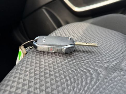 Used 2025 Kia Soul LX w/ LX Technology Package image 21