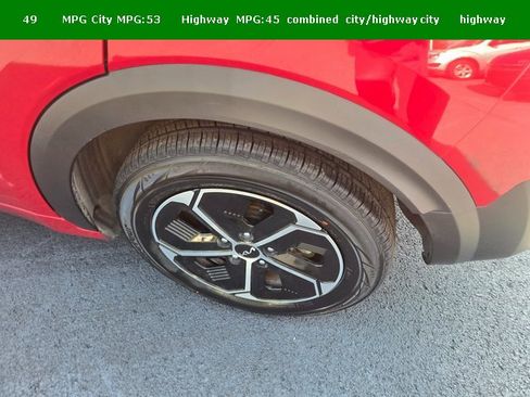 Used 2024 Kia Niro LX image 20