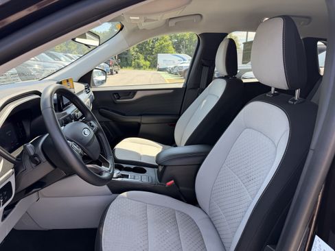 Used 2023 Ford Escape Active AWD/4WD image 9