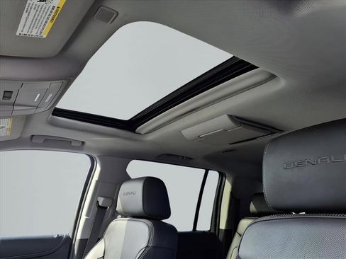 Used 2020 GMC Yukon XL Denali w/ Open Road Package image 23