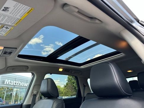 Used 2024 Nissan Pathfinder Platinum w/ Lighting Package (N92) AWD/4WD image 13