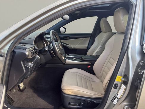 Used 2019 Lexus IS 300 F Sport w/ F Sport Package image 9