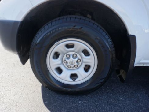 Used 2018 Nissan Frontier S image 32