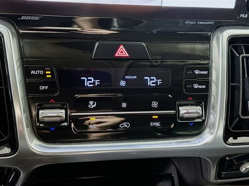 Used 2023 Kia Sorento SX AWD/4WD image 16