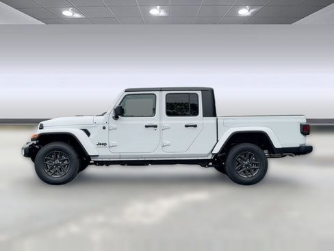 New 2025 Jeep Gladiator Sport image 2