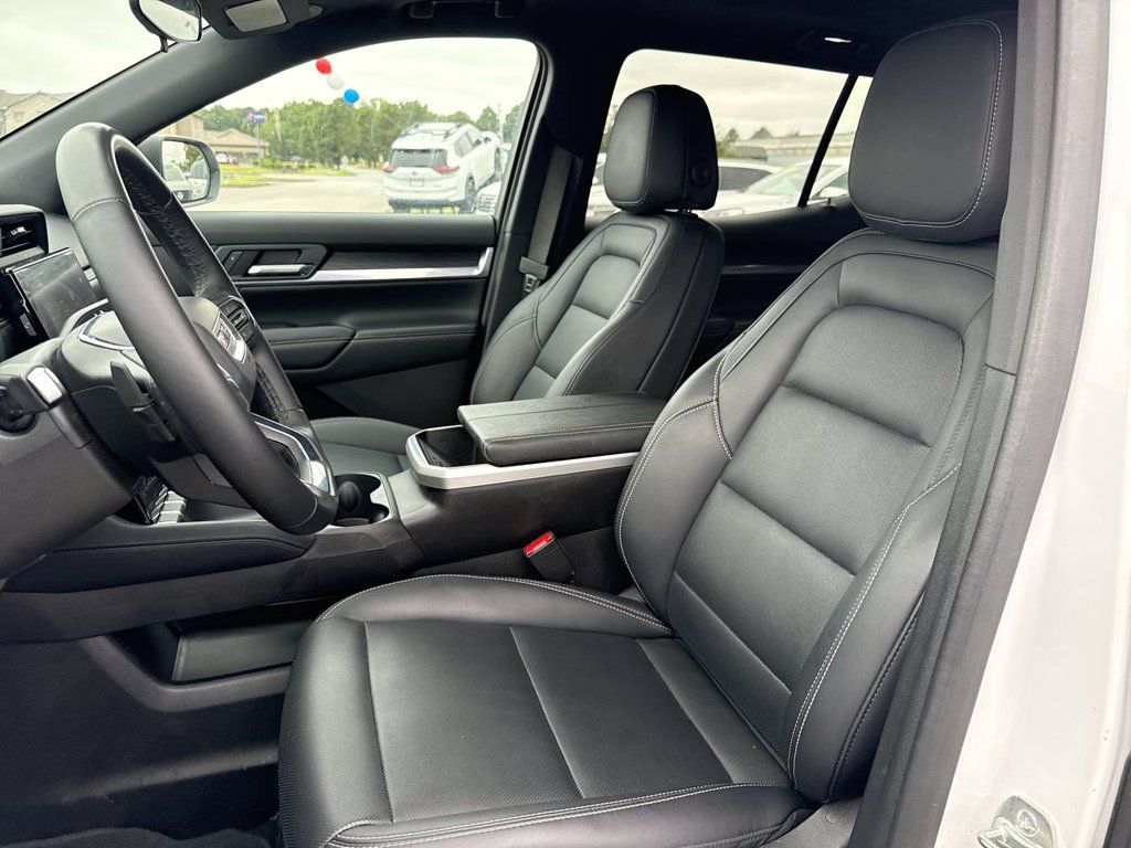 Used 2025 GMC Terrain Elevation w/ Elevation Premium Package AWD/4WD image 22