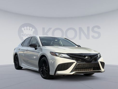 Used 2023 Toyota Camry XSE FWD image 10