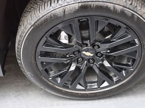 Used 2025 Chevrolet Silverado 1500 LT w/ Leather Package AWD/4WD image 29