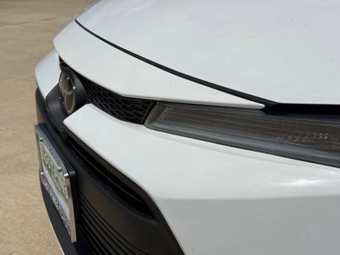Used 2023 Toyota Corolla LE FWD image 2