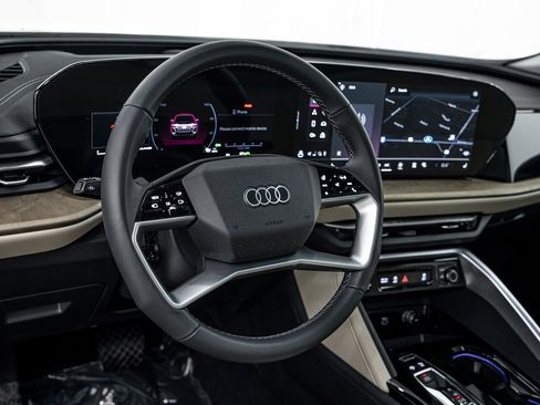 Used 2025 Audi Q5 Premium Plus w/ Premium Plus AWD/4WD image 10
