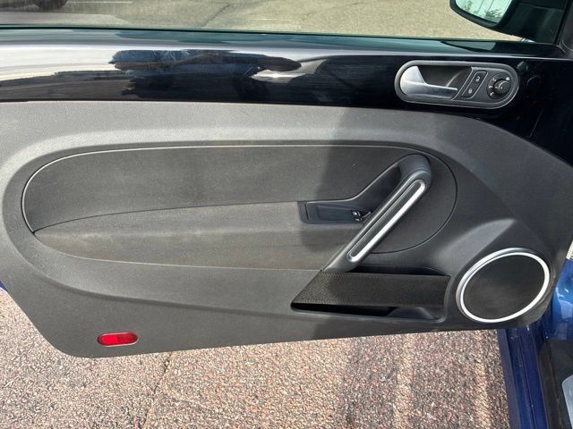 Used 2012 Volkswagen Beetle 2.0T FWD image 6