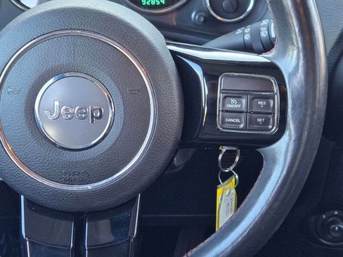 Used 2012 Jeep Wrangler Unlimited Sahara image 19