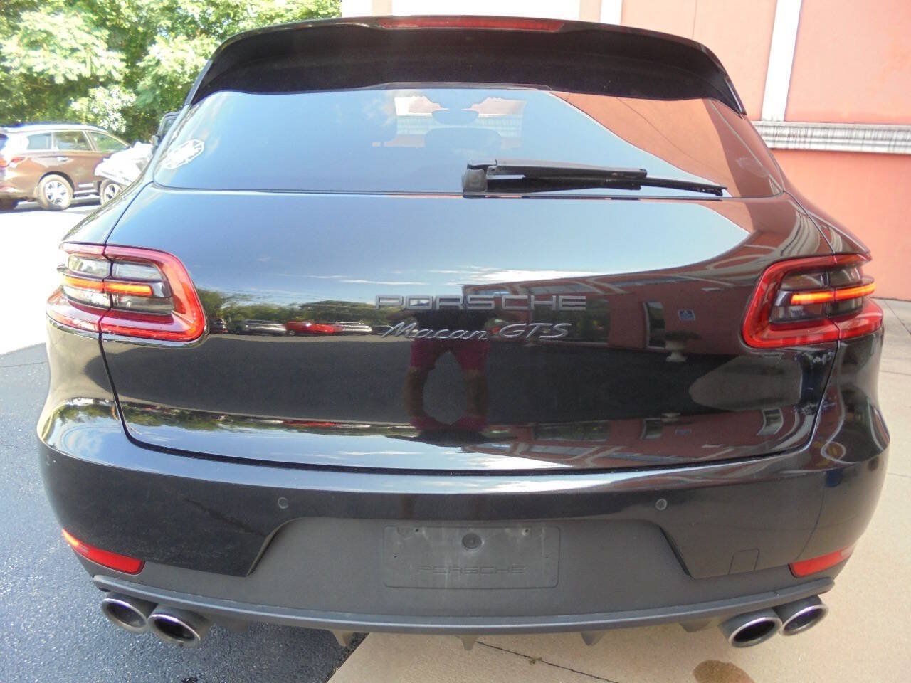 Used 2018 Porsche Macan Sport Edition AWD/4WD image 32