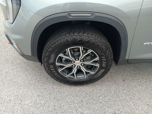 Used 2024 GMC Acadia AT4 w/ Luxury Package AWD/4WD image 2