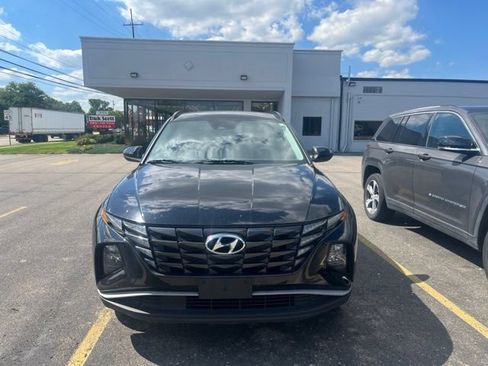 Used 2024 Hyundai Tucson SEL FWD image 2