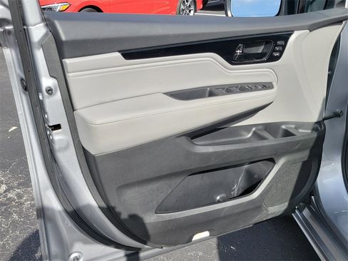 Certified 2023 Honda Odyssey Touring image 24