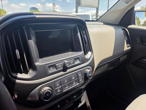 Used 2019 Chevrolet Colorado W/T w/ WT Convenience Package RWD image 15
